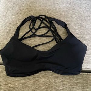 Lululemon sports bra size 4